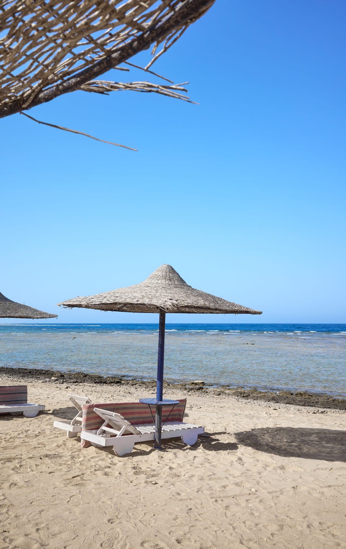Türkisfarbenes Korallenriff am Roten Meer bei Hurghada – Weltklasse-Tauchgebiet in Ägypten