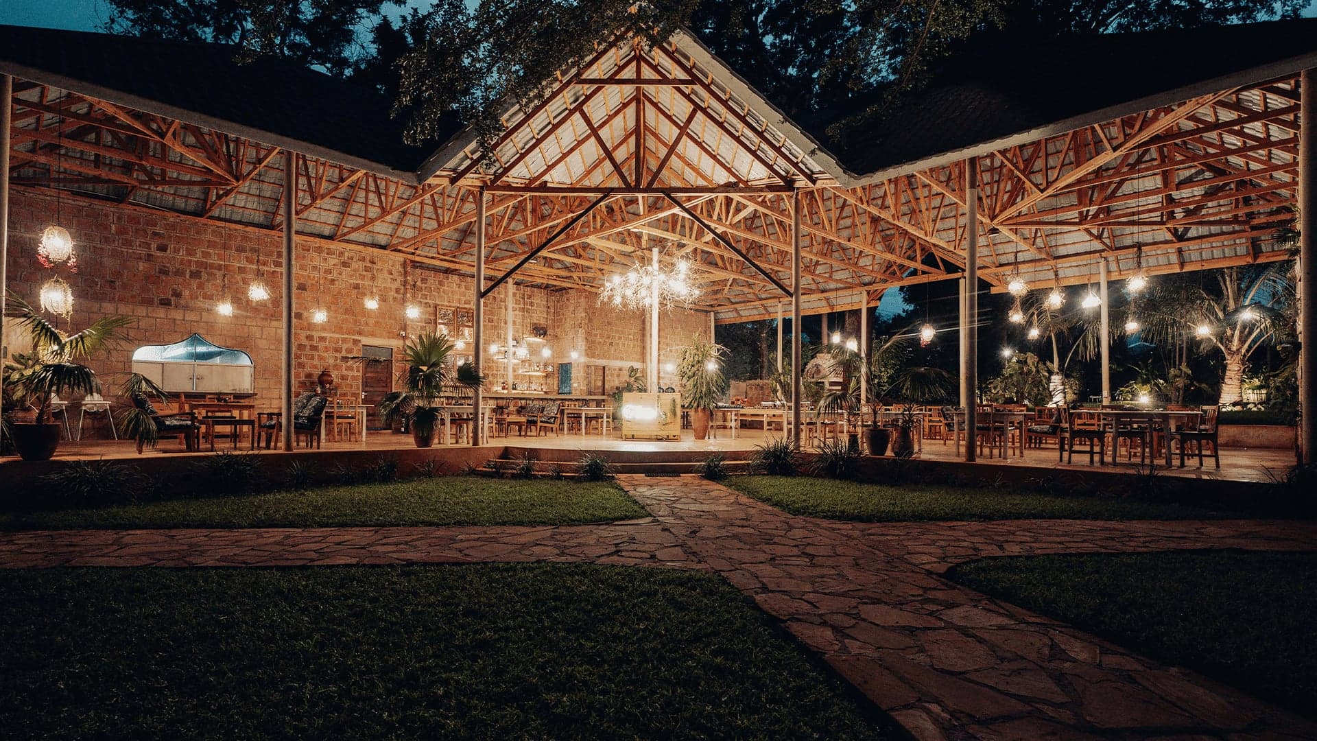 Chanya Lodge