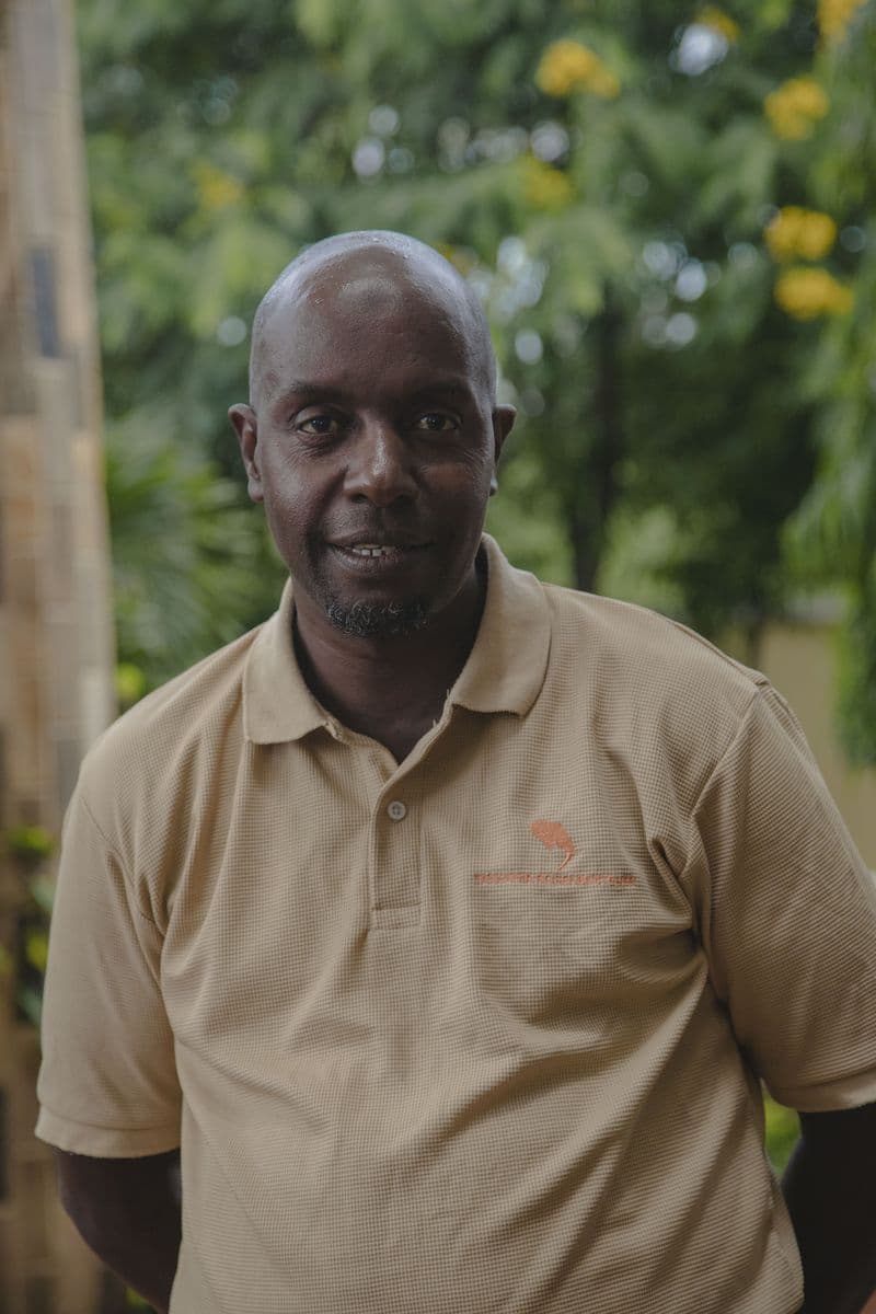 Hassan Mwarizo – Safari Guide