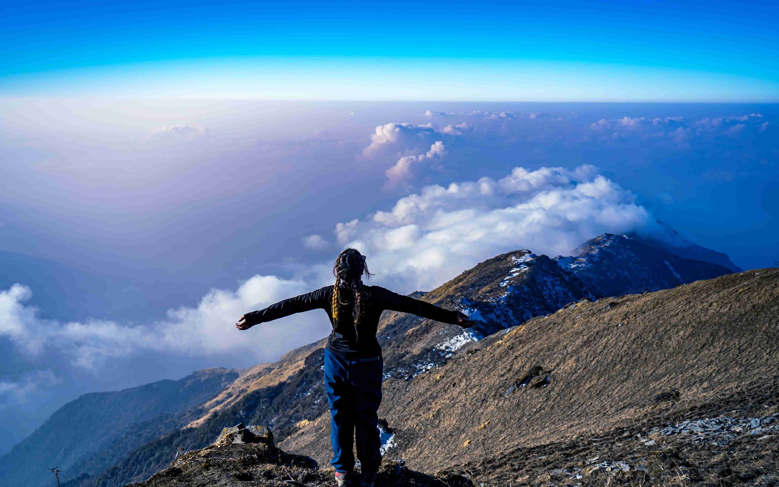 Kilimandscharo Lemosho Route – hochalpiner Blick über Wolken zum Berg