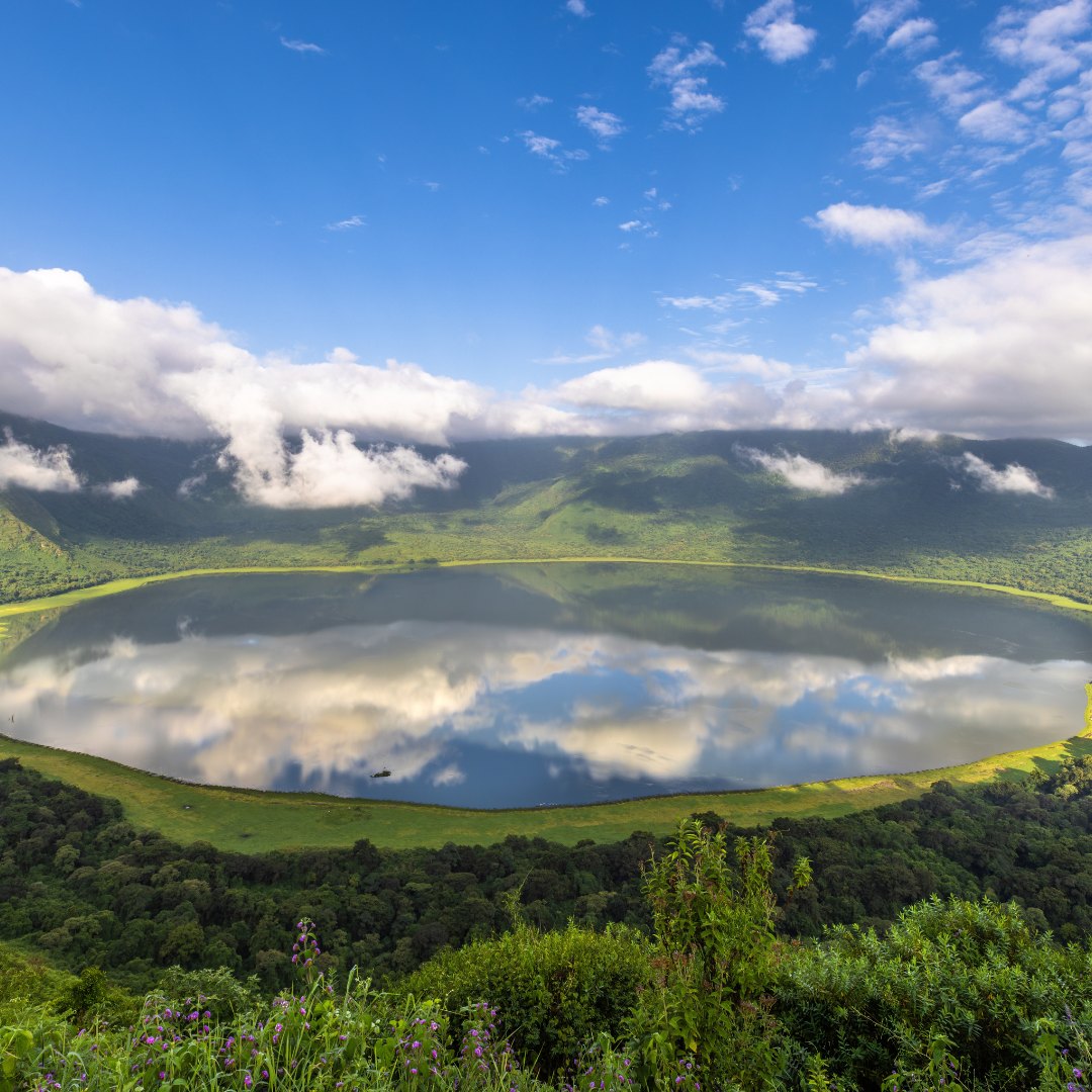 Panoramablick über den Ngorongoro-Krater in Tansania