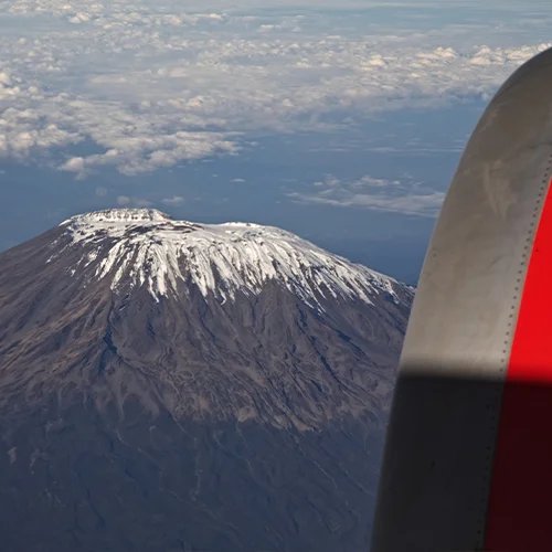 Rundflug-uber-den-Kilimandscharo